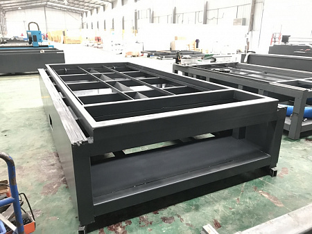 Оптоволоконный лазерный станок для резки металла MetalTec 1530 B (RECI-1000 W) купить в Новосибирске - rodan.ru