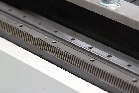 Оптоволоконный лазерный станок для резки металла MetalTec 1530 B (RECI-1000 W) купить в Новосибирске - rodan.ru