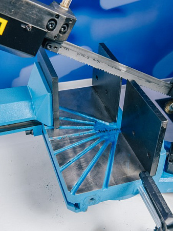 Ручной ленточнопильный станок для резки металла MetalTec BS 250 FHЕ