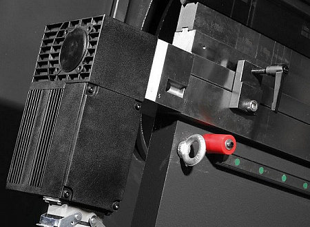 MetalTec HBC 110/3100 Листогибочные гидравлические прессы с ЧПУ